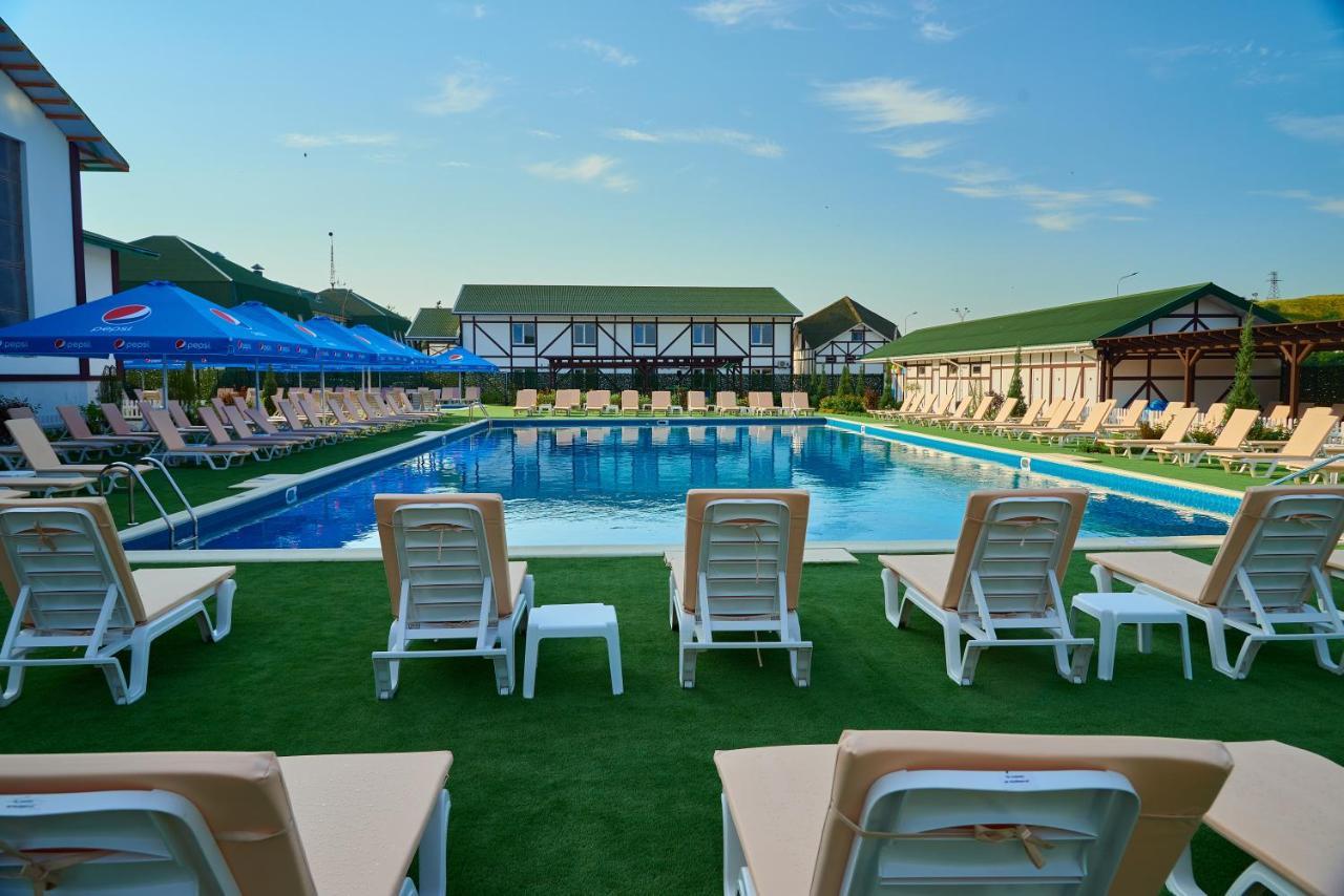 Hotel Lubenska Sloboda Olshanka ภายนอก รูปภาพ