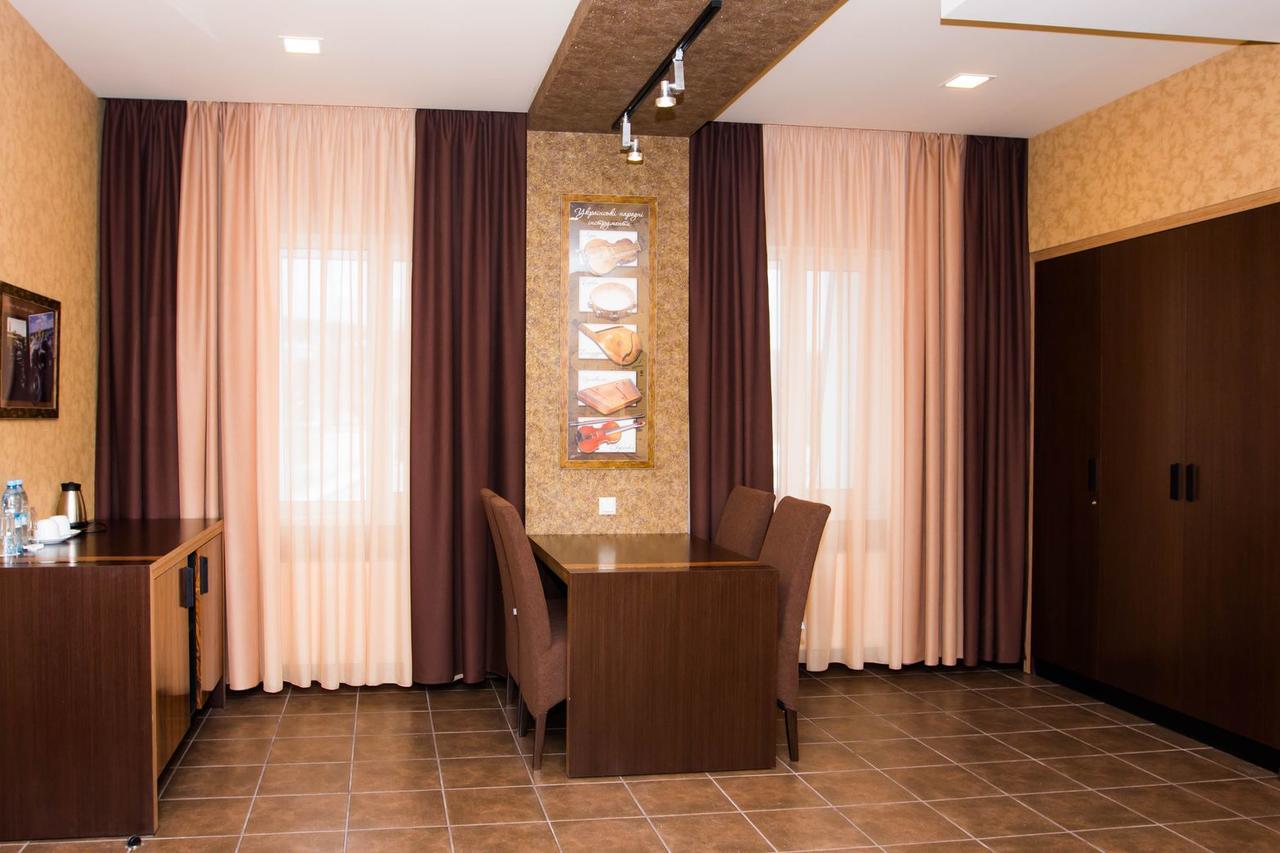 Hotel Lubenska Sloboda Olshanka ภายนอก รูปภาพ